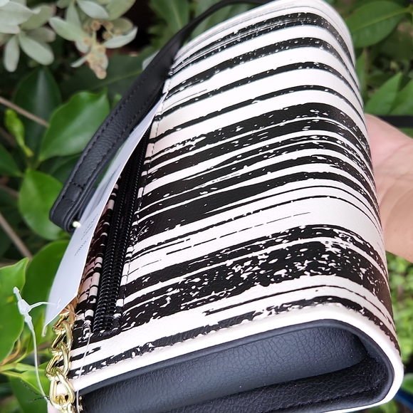 NEW! Betsey Johnson crossbody bag - Picture 6 of 11